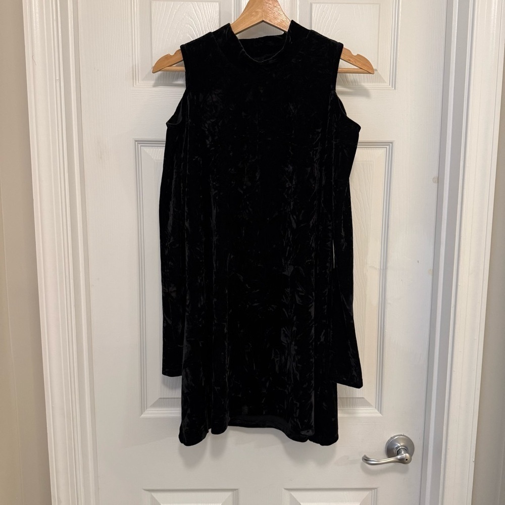 NWT Coco + Carmen Velvet Cold-shoulder Mini Dress S/M